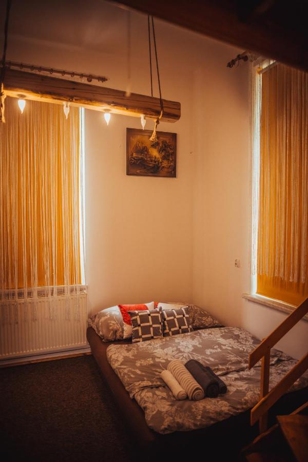 Nocleg W Krosnie Przy Kolejowej Krosno Bagian luar foto