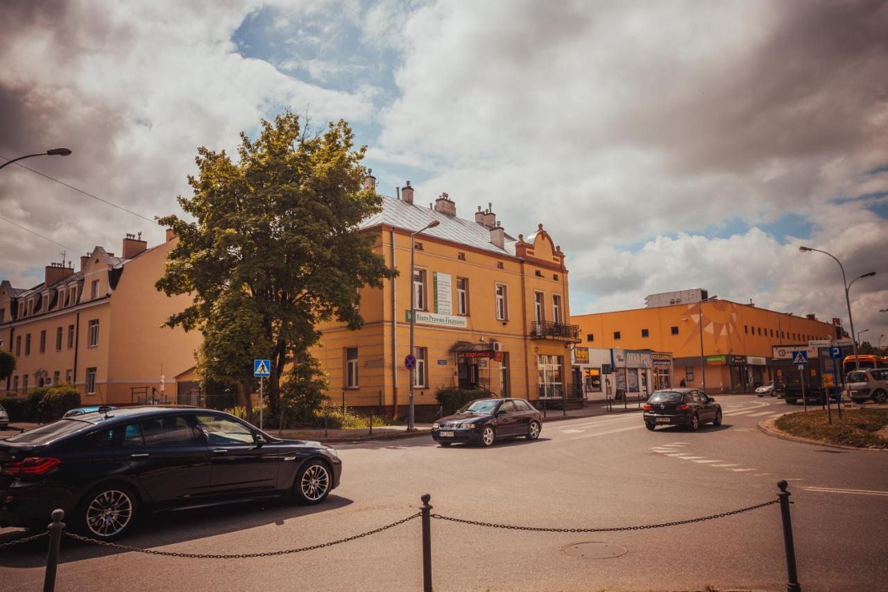 Nocleg W Krosnie Przy Kolejowej Krosno Bagian luar foto
